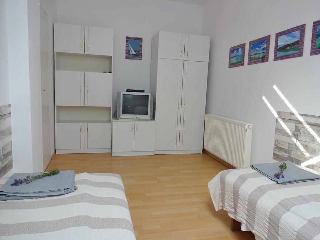 Albizia Apartments بالاتونفوريد المظهر الخارجي الصورة