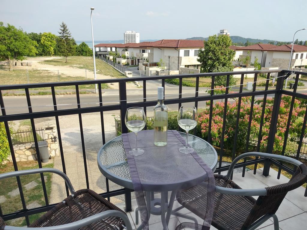Albizia Apartments بالاتونفوريد المظهر الخارجي الصورة